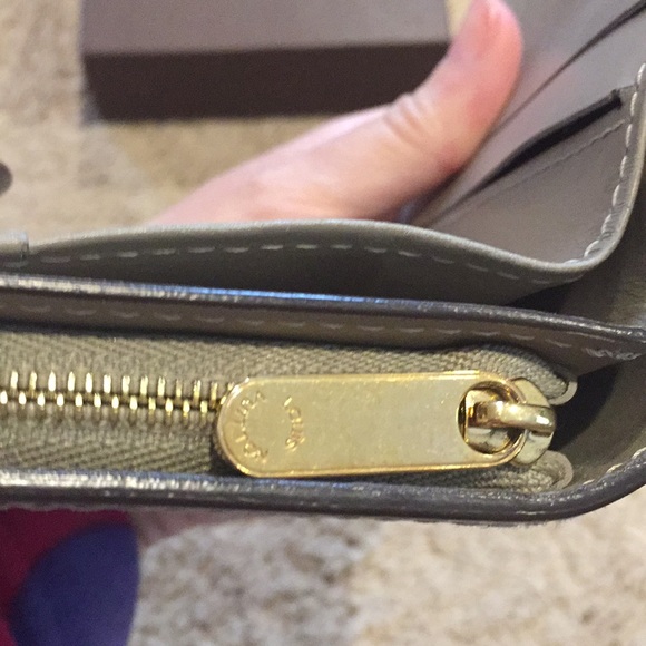 Louis Vuitton Wallet this is in great condition - Picture 5 of 16